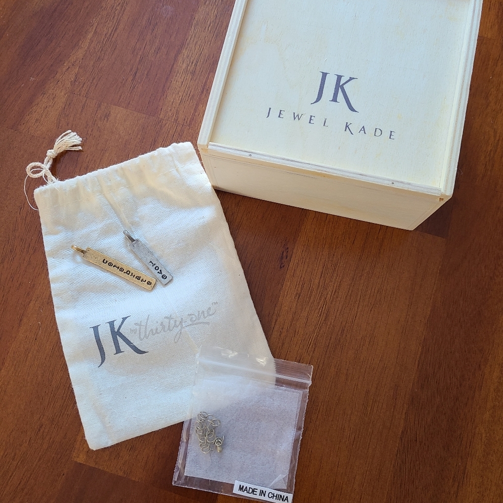 JK by Thirty-One Charms + Extender